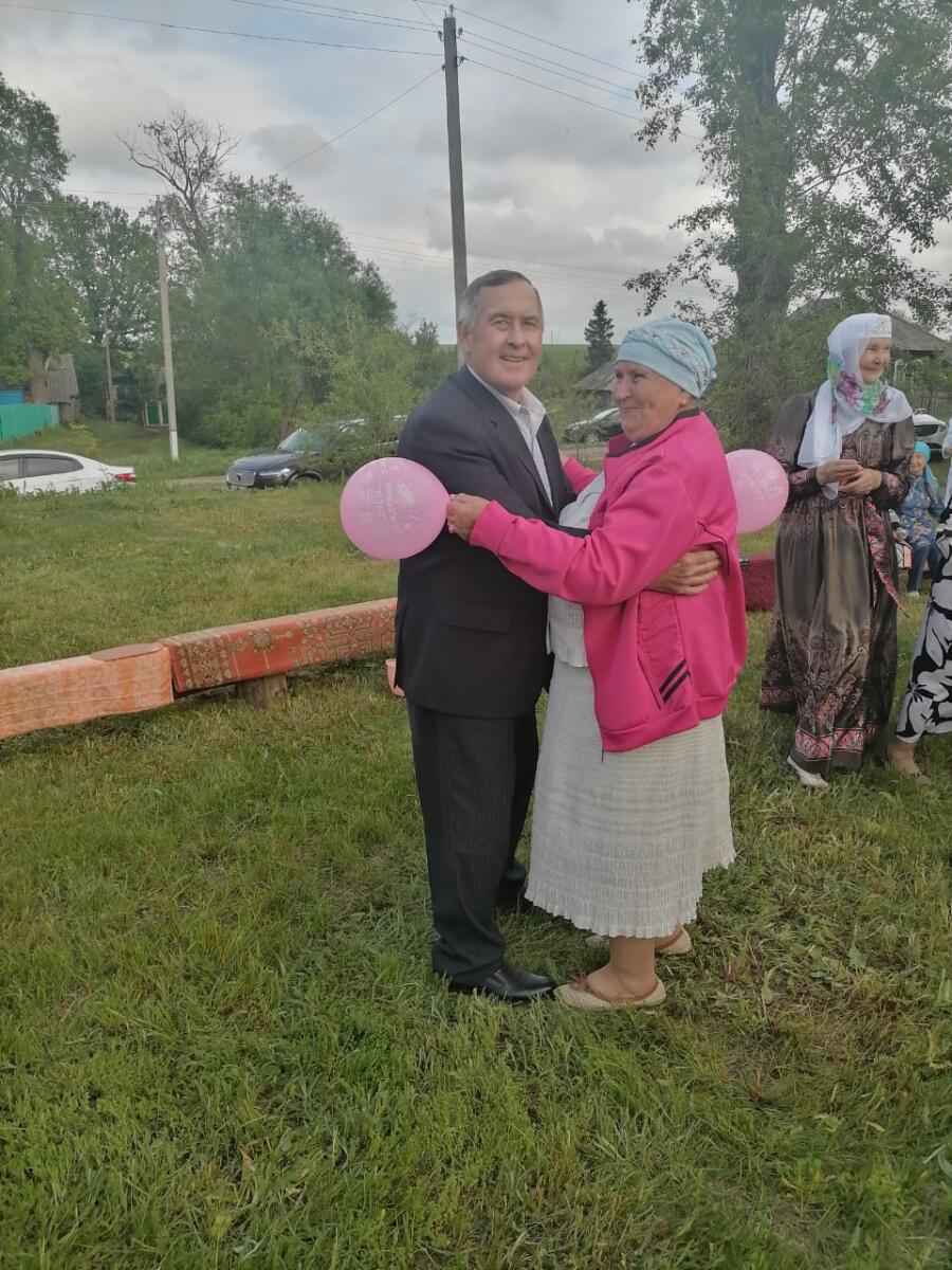 Өркеш авылында зур бәйрәм: нигезләре дә калмаган якташларын чакырып кунак иткәннәр