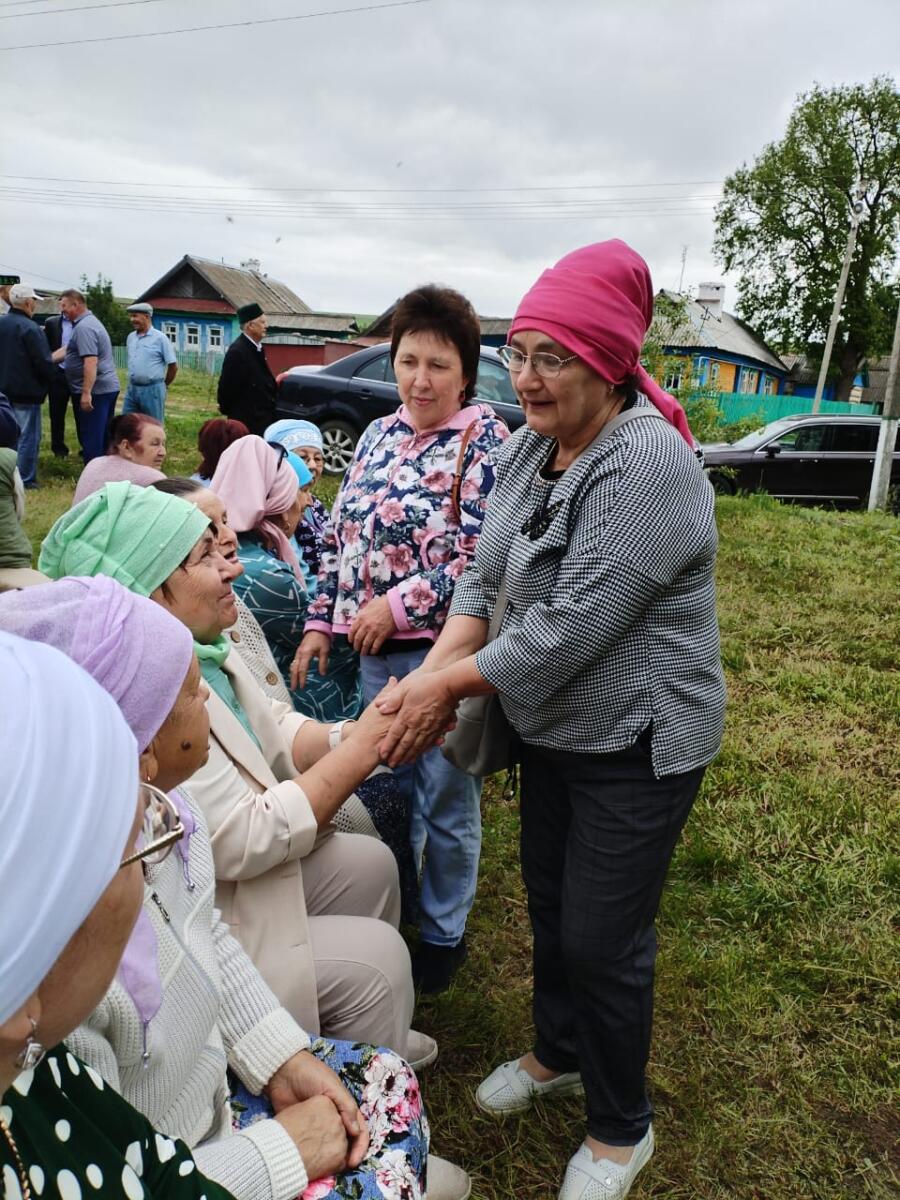 Өркеш авылында зур бәйрәм: нигезләре дә калмаган якташларын чакырып кунак иткәннәр