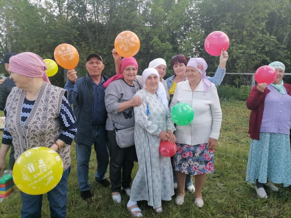 Өркеш авылында зур бәйрәм: нигезләре дә калмаган якташларын чакырып кунак иткәннәр