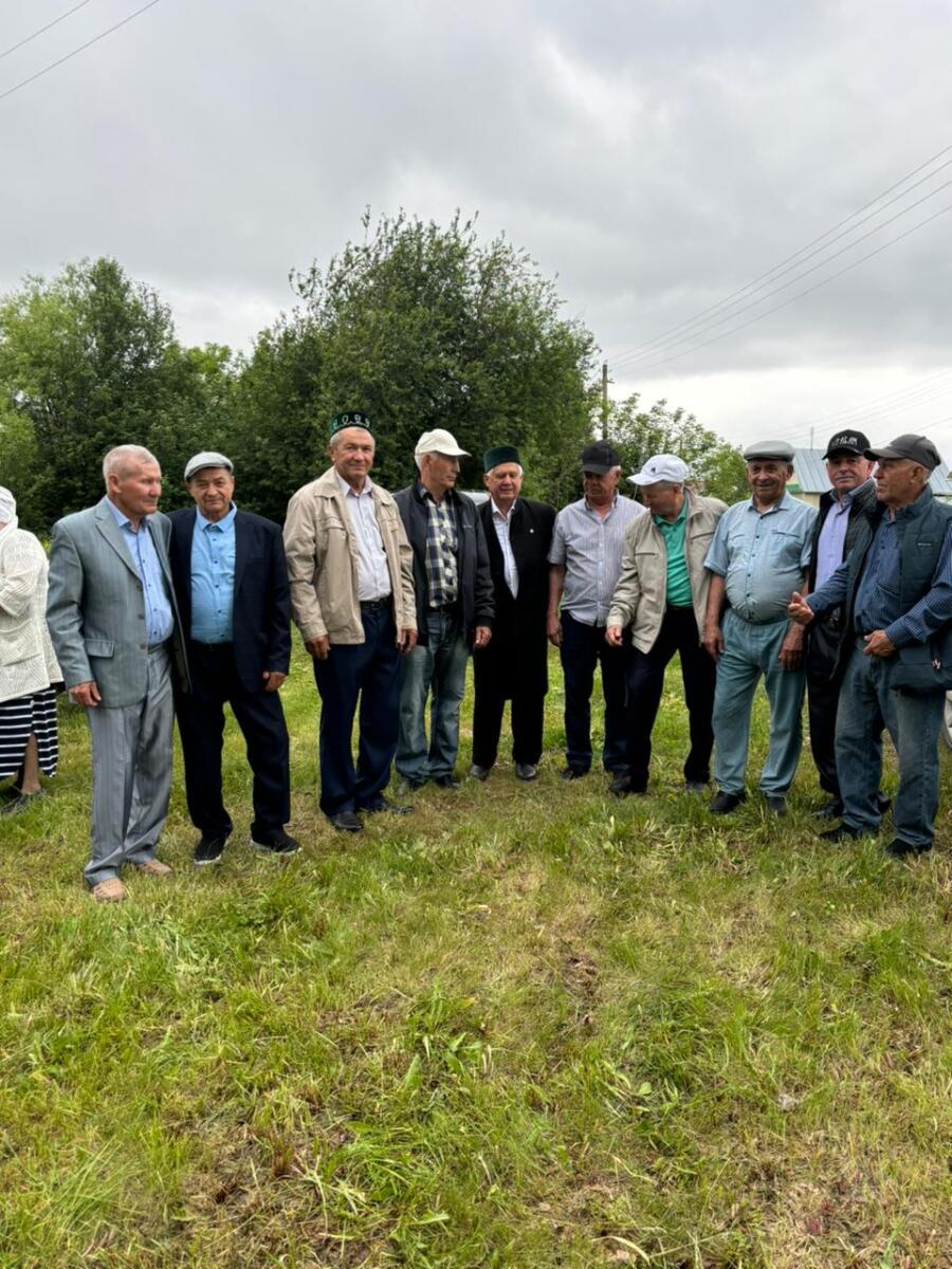 Өркеш авылында зур бәйрәм: нигезләре дә калмаган якташларын чакырып кунак иткәннәр