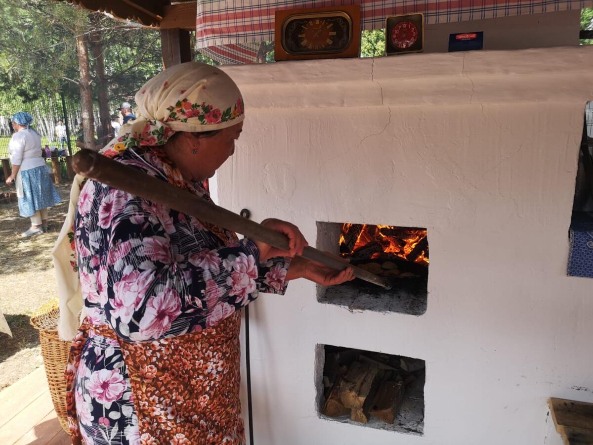 Казанның Тынычлык бистәсендәге Каенлыкта узган Сабан туеннан ФОТОРЕПОРТАЖ