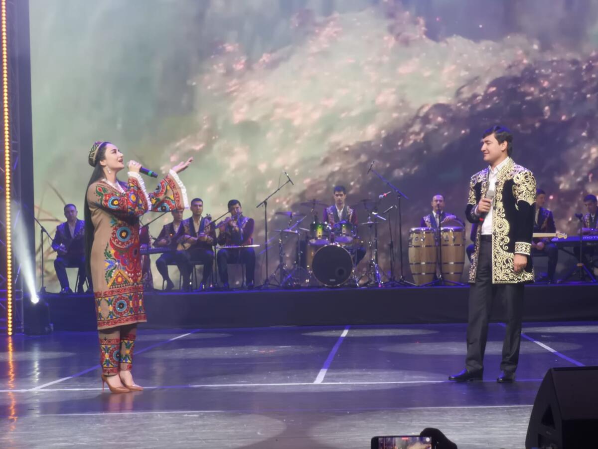 Таҗикстан Республикасы мәдәнияте көннәренә багышланган концерттан ФОТОРЕПОРТАЖ