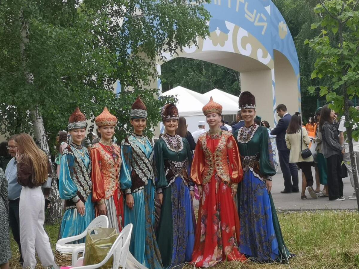 Казанның Тынычлык бистәсендәге Каенлыкта узган Сабан туеннан ФОТОРЕПОРТАЖ