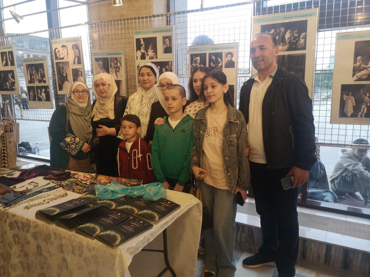 Таҗикстан Республикасы мәдәнияте көннәренә багышланган концерттан ФОТОРЕПОРТАЖ