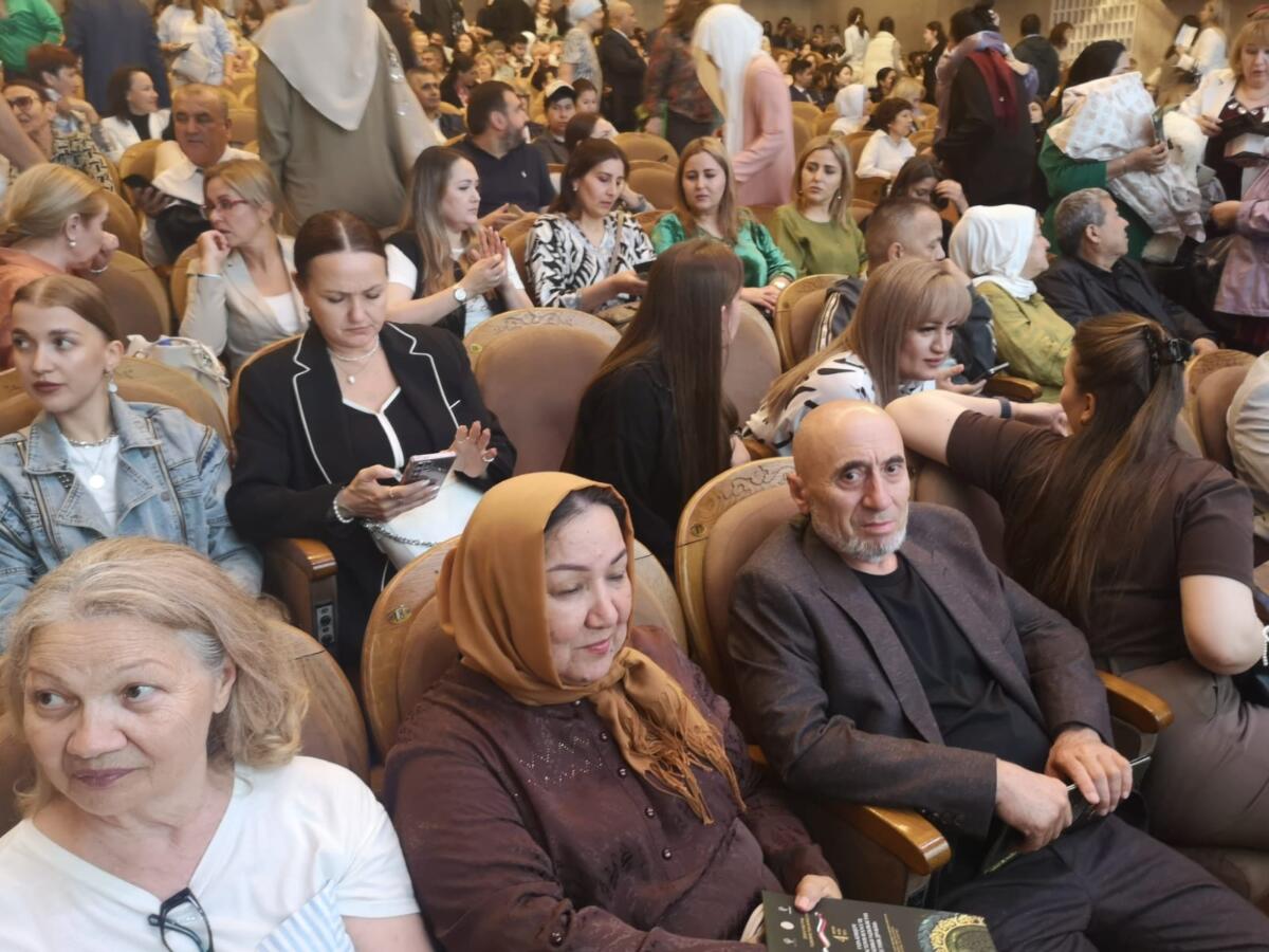 Таҗикстан Республикасы мәдәнияте көннәренә багышланган концерттан ФОТОРЕПОРТАЖ