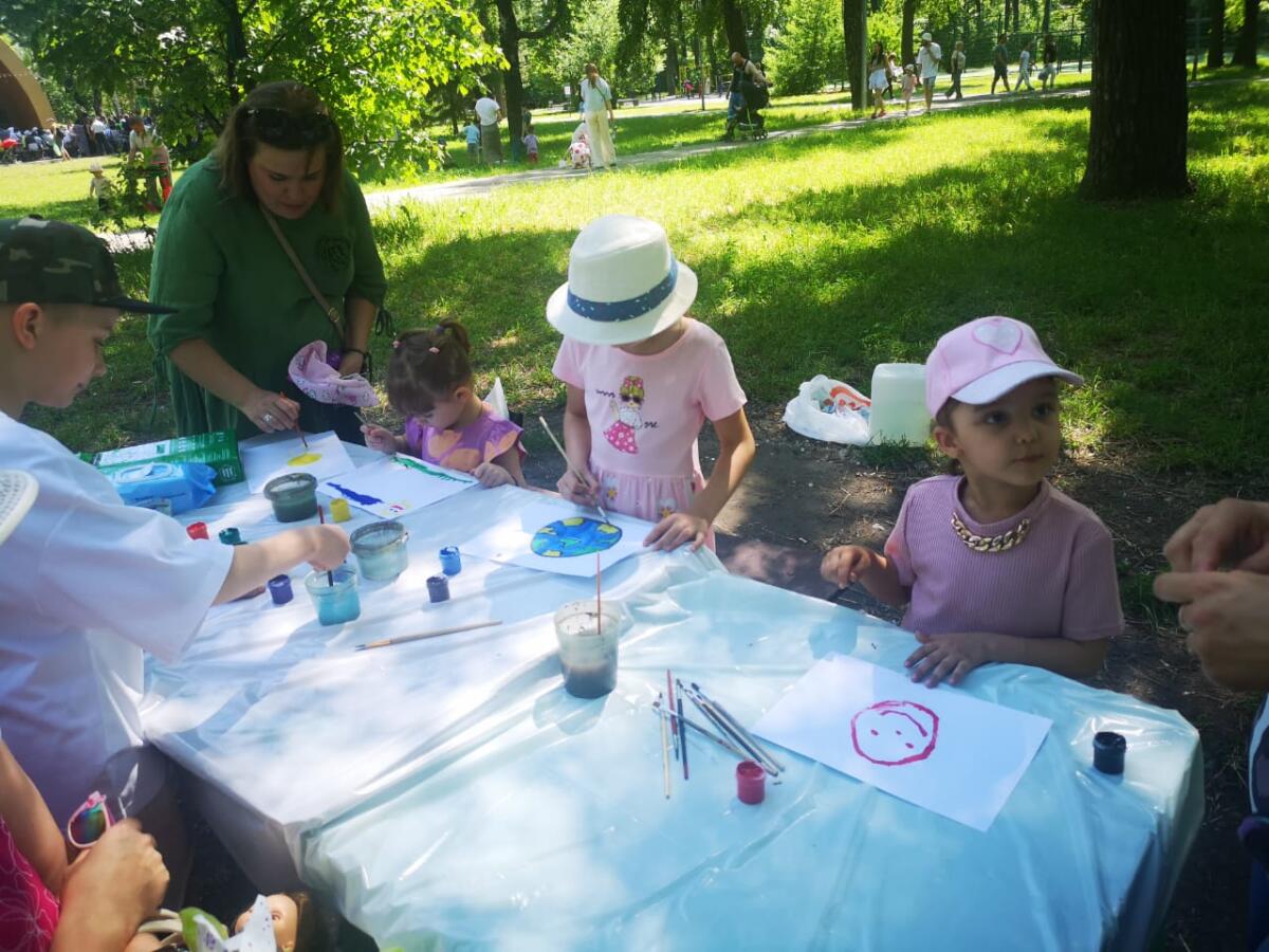 «Крылья советов» паркында Балаларны яклау көненә багышланган бәйрәм чараларыннан ФОТОРЕПОРТАЖ