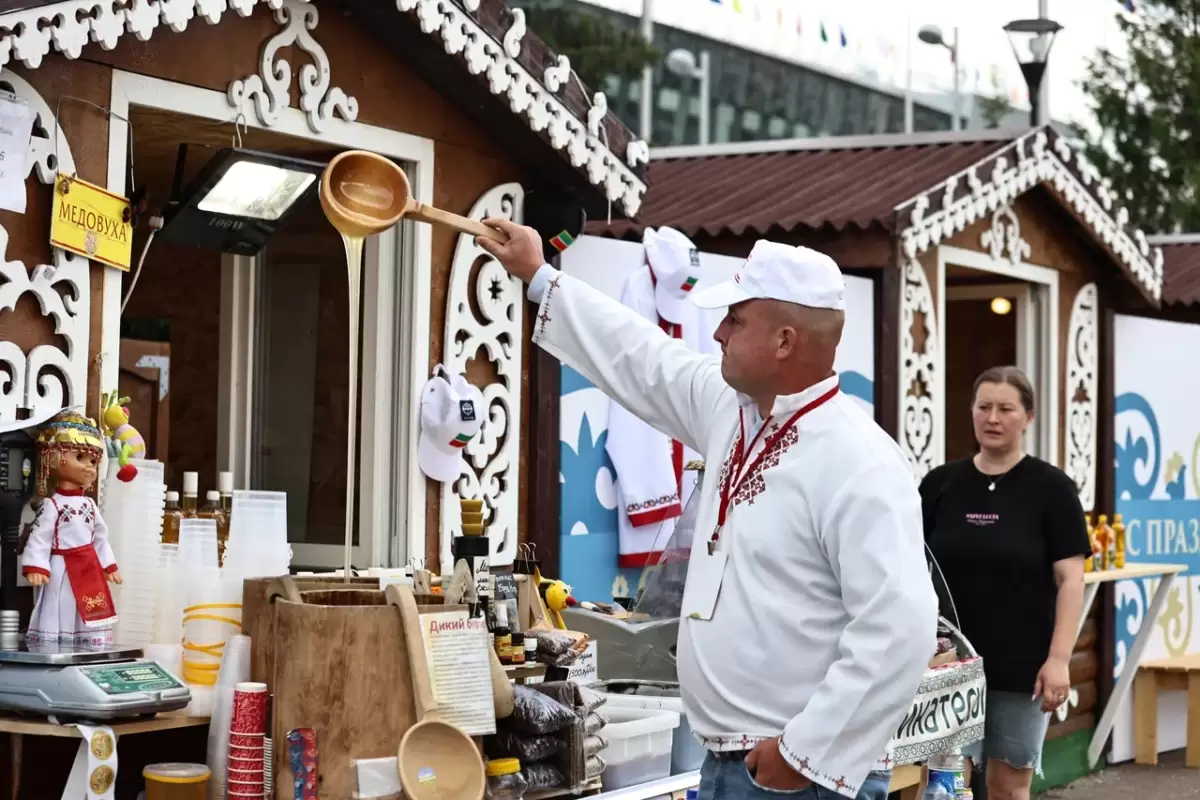 Казан Сабан туе кысаларында ипподромда уздырылган ат чабышларыннан ФОТОРЕПОРТАЖ