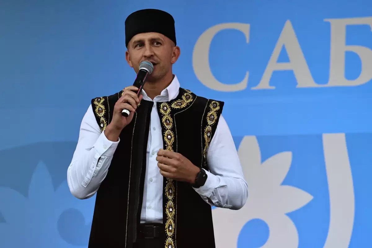 Казан Сабан туе кысаларында ипподромда уздырылган ат чабышларыннан ФОТОРЕПОРТАЖ