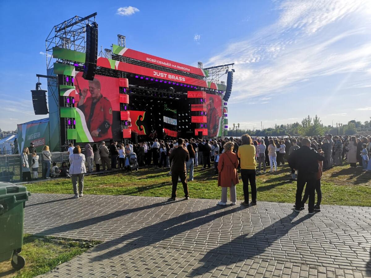 Казан гаилә үзәге янында уза торган концерттан ФОТОРЕПОРТАЖ