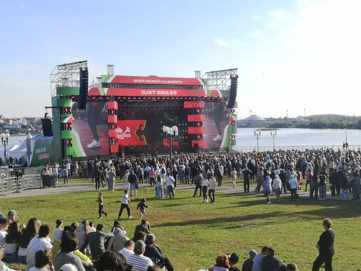 Казан гаилә үзәге янында уза торган концерттан ФОТОРЕПОРТАЖ