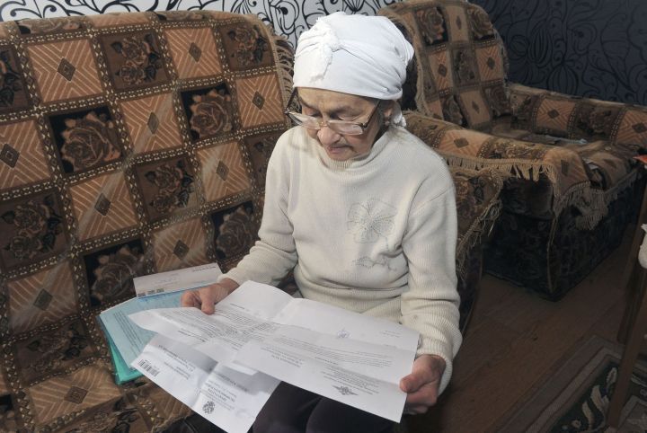 Урындык астында: Зыятдиновлар югалган акча табылыр дип өметләнә