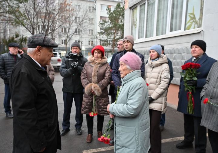 Әнвәр Баһаветдиновны искә алып: «Ул – халык арасыннан чыккан кеше»
