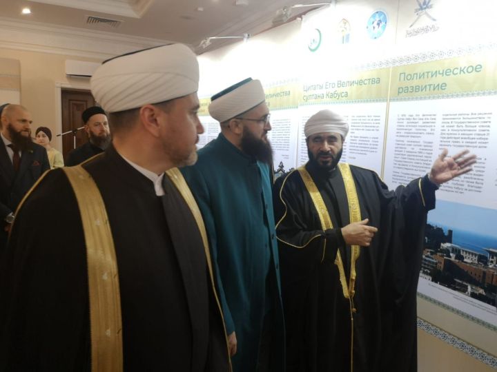 Мәрҗани мәчетендә Оман Солтанатлыгының мирасына багышланган халыкара күргәзмә ачылды