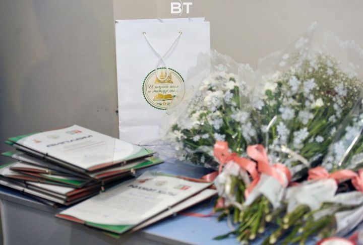 Бабайлар эзеннән: «Ватан хакына» иҗади бәйгесенең җиңүчеләрен бүләкләдек