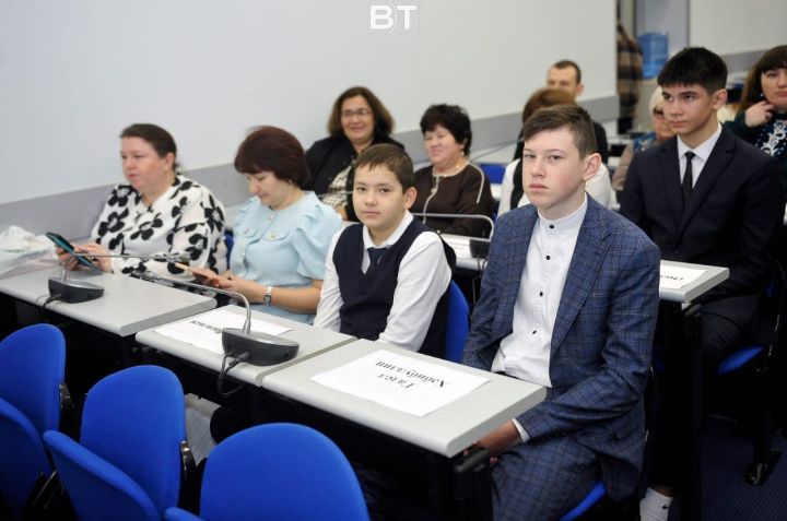 Бабайлар эзеннән: «Ватан хакына» иҗади бәйгесенең җиңүчеләрен бүләкләдек