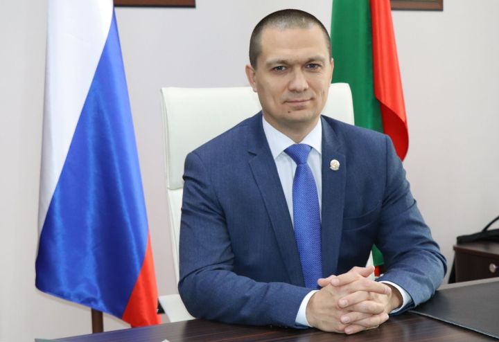 Юстиция министры Рөстәм Заһидуллин юристларны һөнәри бәйрәмнәре белән котлады