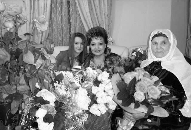 Хәния Фәрхинең әнисе вафат булган