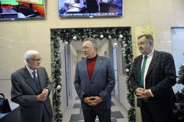 Ветеран-журналист Рөстәм Нәбиуллинның фотокүргәзмәсе ачылды