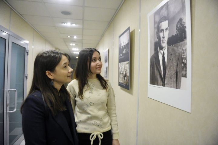 Ветеран-журналист Рөстәм Нәбиуллинның фотокүргәзмәсе ачылды