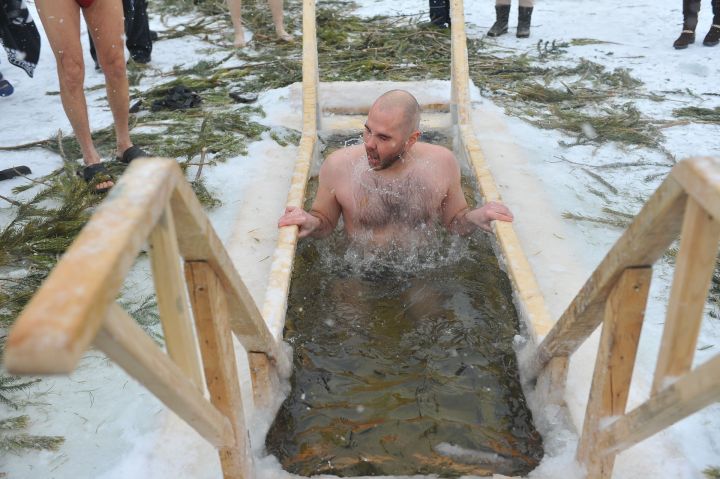 Киттек әле бәкегә...  Кышын коенучыларга нәрсәләрне истә тотарга?