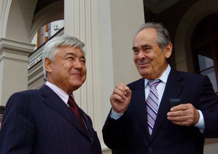 Фәрит Мөхәммәтшин Минтимер Шәймиевны туган көне белән котлады