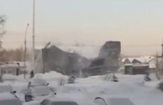 Сәүдә үзәгенең түбәсе ишелгән: үлүчеләр һәм зыян күрүчеләр бар