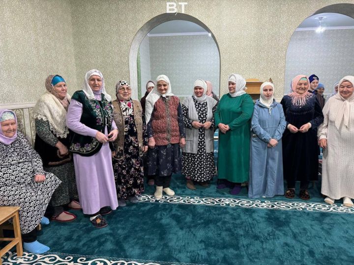 Кукмара районының Вахит авылында хаҗга юллама уйнатканнар