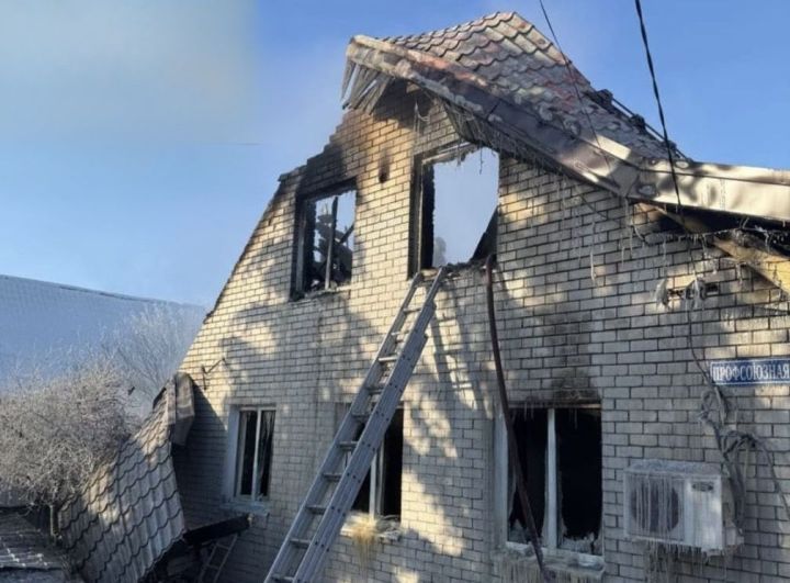 «Өй һәм мунча янып бетте, намазлык белән ике Корьән генә янмый калган»