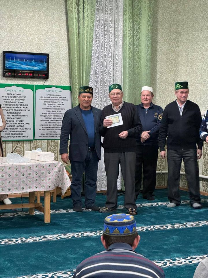 Кукмара районының Вахит авылында хаҗга юллама уйнатканнар