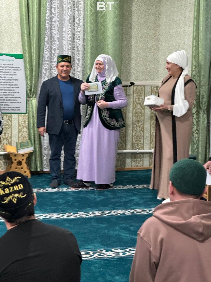 Кукмара районының Вахит авылында хаҗга юллама уйнатканнар