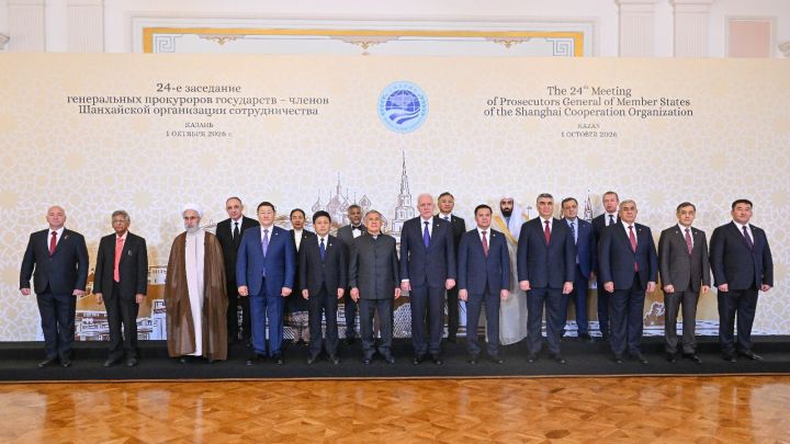 Миңнеханов чит илләр делегацияләре башлыкларын Россия Генераль прокуроры сәламләвендә катнашты