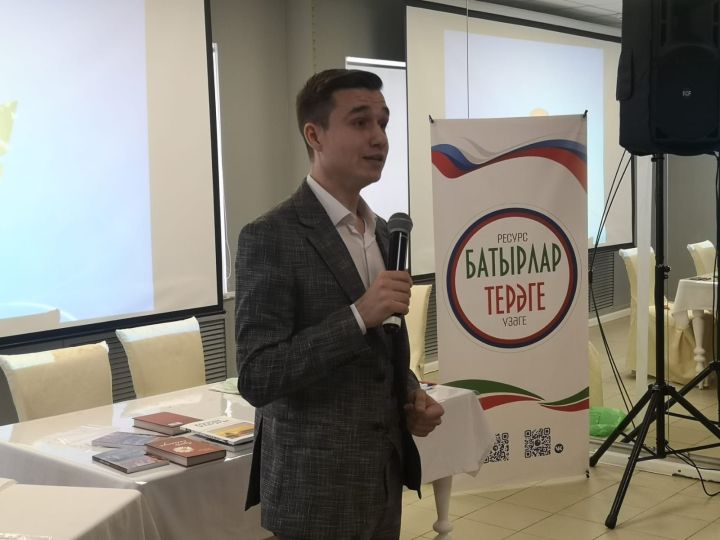 Муса Җәлилнең тууына 120 ел тулу уңаеннан «Кызыл ромашка» акциясе үтте (ФОТОРЕПОРТАЖ)