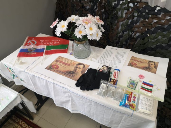 Муса Җәлилнең тууына 120 ел тулу уңаеннан «Кызыл ромашка» акциясе үтте (ФОТОРЕПОРТАЖ)