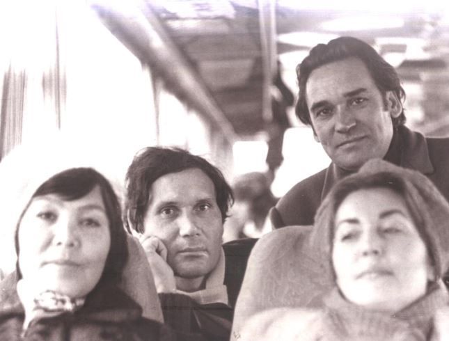 «Алар арасында чын мәхәббәт иде»: Илһам Шакировның туган көне алдыннан истәлекләр барладык