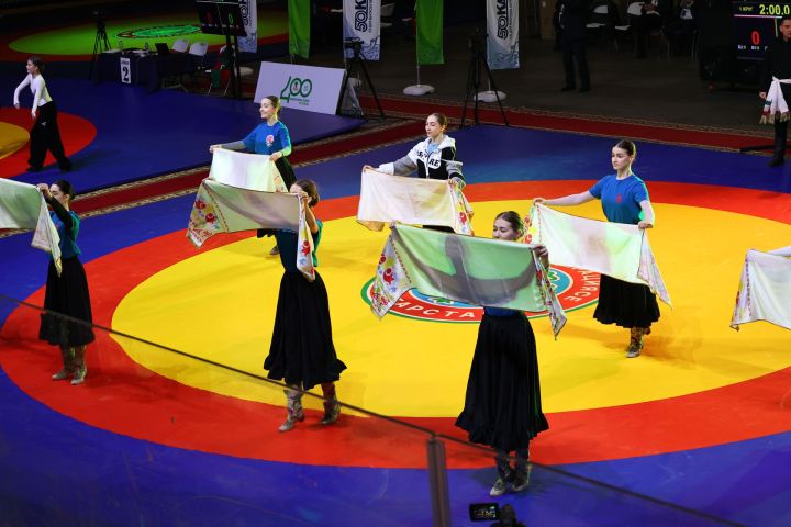 Муса Җәлил истәлегенә «ВТ» гамәлгә куйган көрәш турнирының беренче көне