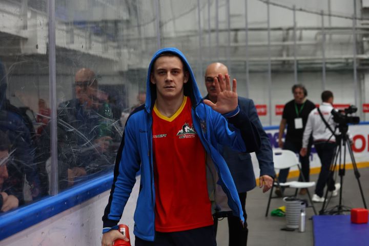 Муса Җәлил истәлегенә «ВТ» гамәлгә куйган көрәш турнирының беренче көне