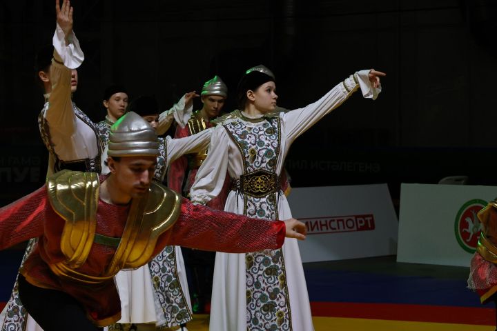 Муса Җәлил истәлегенә «ВТ» гамәлгә куйган көрәш турнирының беренче көне