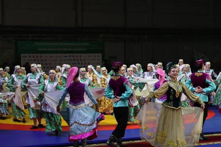 Муса Җәлил истәлегенә «ВТ» гамәлгә куйган көрәш турнирының беренче көне