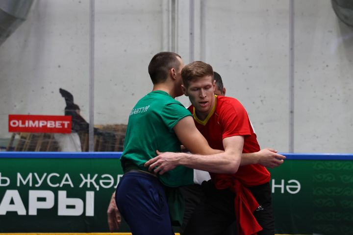 Муса Җәлил истәлегенә «ВТ» гамәлгә куйган көрәш турнирының беренче көне