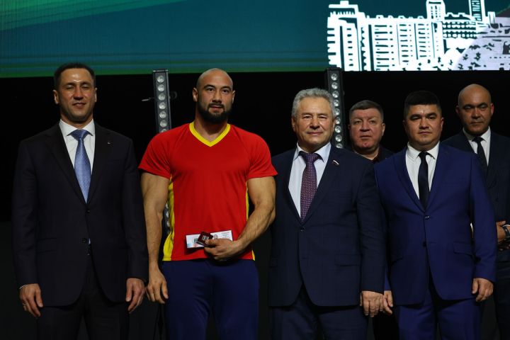 Муса Җәлил истәлегенә «ВТ» гамәлгә куйган көрәш турнирының беренче көне