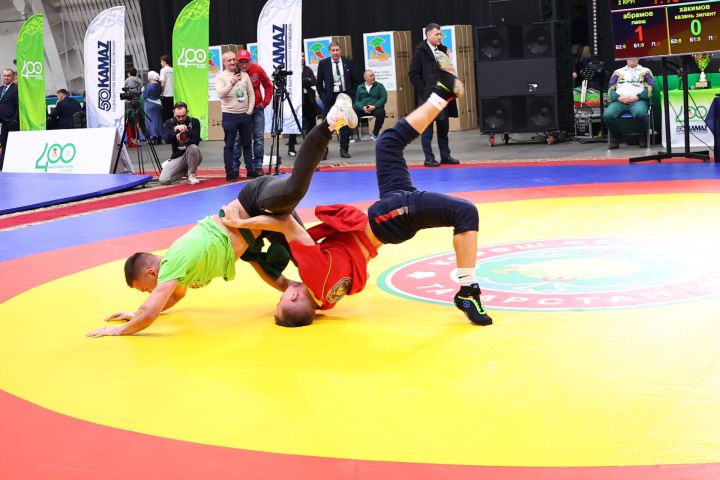 Муса Җәлил истәлегенә «ВТ» гамәлгә куйган көрәш турнирының беренче көне