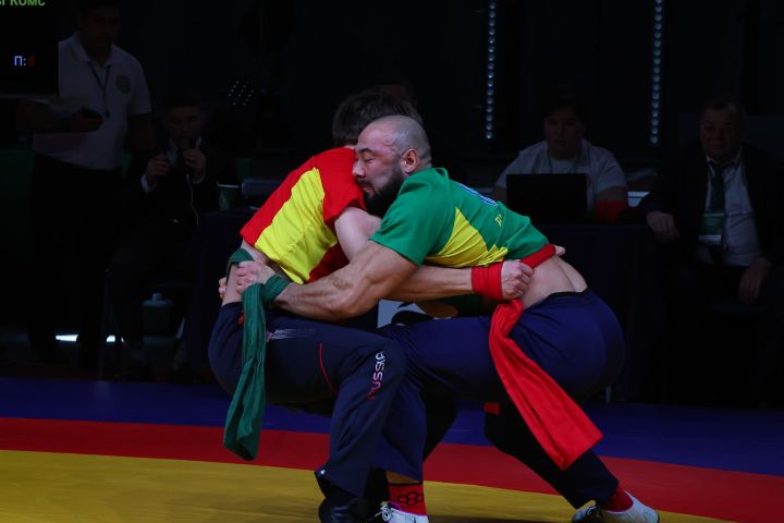 Муса Җәлил истәлегенә «ВТ» гамәлгә куйган көрәш турнирының икенче көне