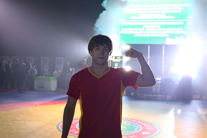 Муса Җәлил истәлегенә «ВТ» гамәлгә куйган көрәш турнирының икенче көне