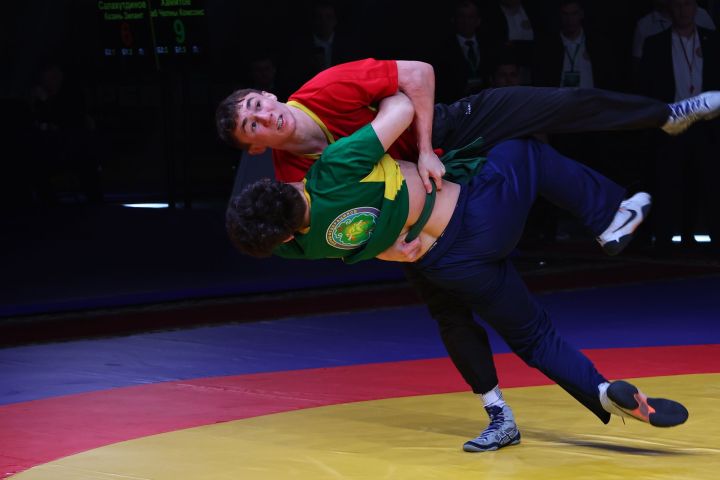 Муса Җәлил истәлегенә «ВТ» гамәлгә куйган көрәш турнирының икенче көне