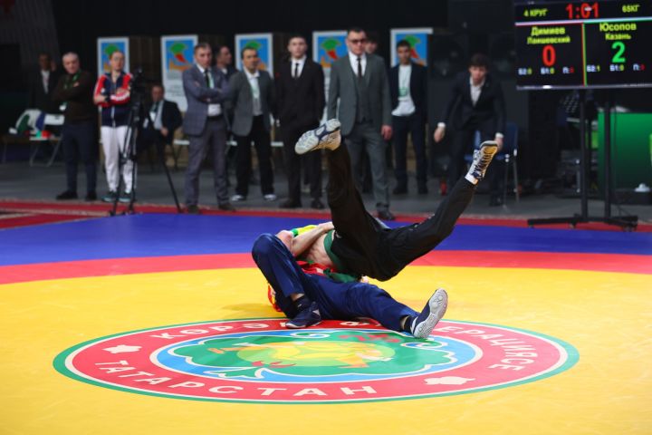 Муса Җәлил истәлегенә «ВТ» гамәлгә куйган көрәш турнирының икенче көне