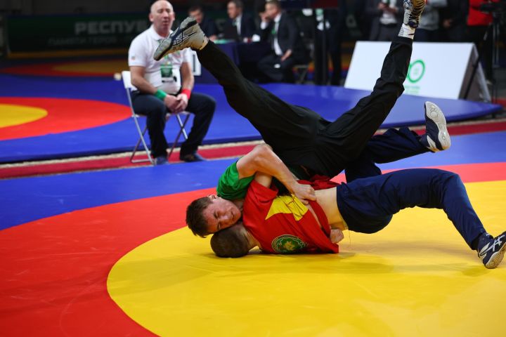 Муса Җәлил истәлегенә «ВТ» гамәлгә куйган көрәш турнирының икенче көне