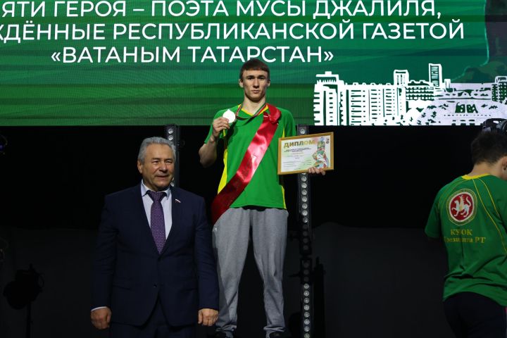 Муса Җәлил истәлегенә «ВТ» гамәлгә куйган көрәш турнирының икенче көне