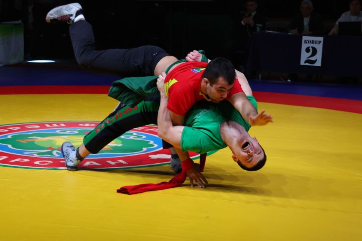 Муса Җәлил истәлегенә «ВТ» гамәлгә куйган көрәш турнирының икенче көне