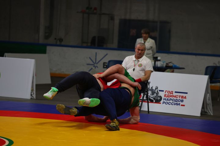 Муса Җәлил истәлегенә «ВТ» гамәлгә куйган көрәш турнирының икенче көне