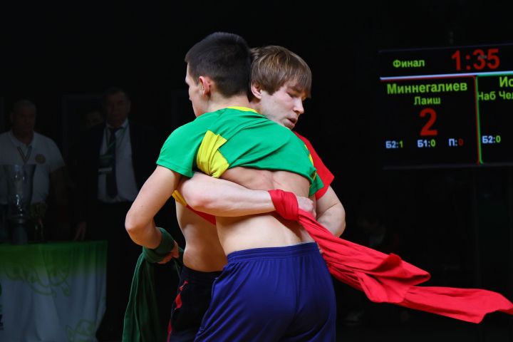 Муса Җәлил истәлегенә «ВТ» гамәлгә куйган көрәш турнирының икенче көне